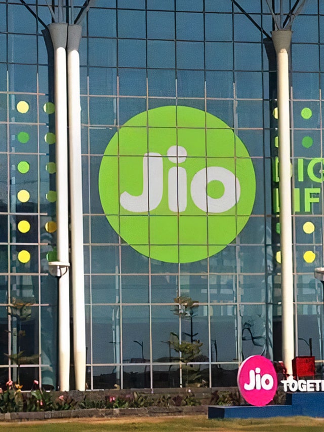 reliance jio logo n its office building; concept reliance jio internship 2024