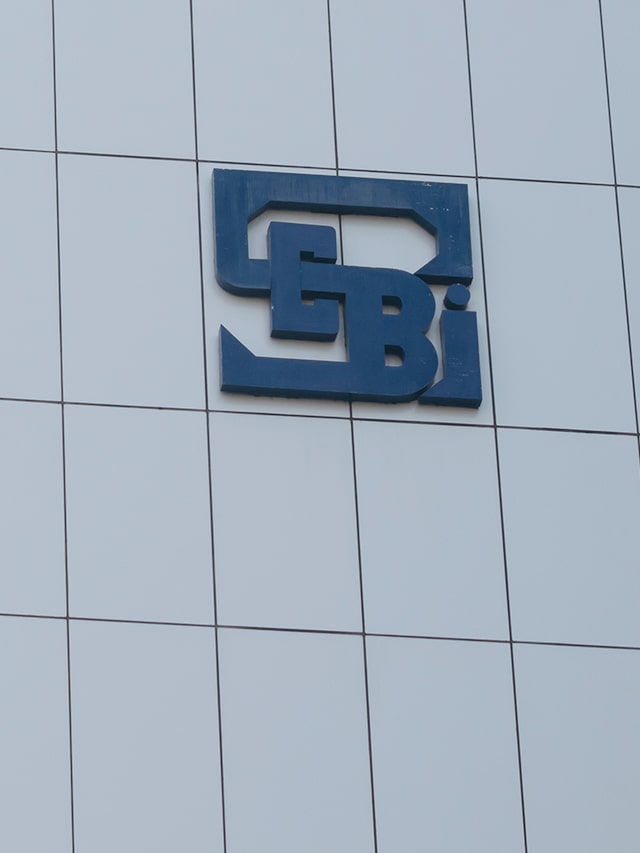Logo of SEBI - Securities exchange board of India regulator of capital markets; concept of SEBI Hiring Interns for 1-3 Years under YPP, 70K Stipend